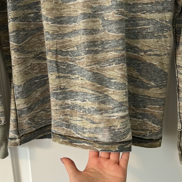 Free People Army Print Top - Picture 5 of 6